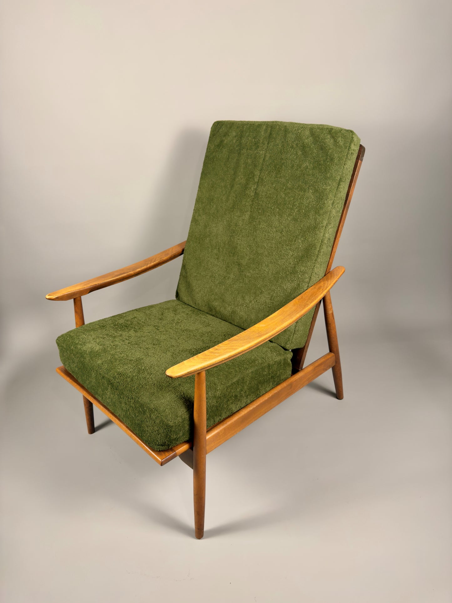 Scandinavian Lounge Chair – Green Upholstery, Beech Wood, Vintage