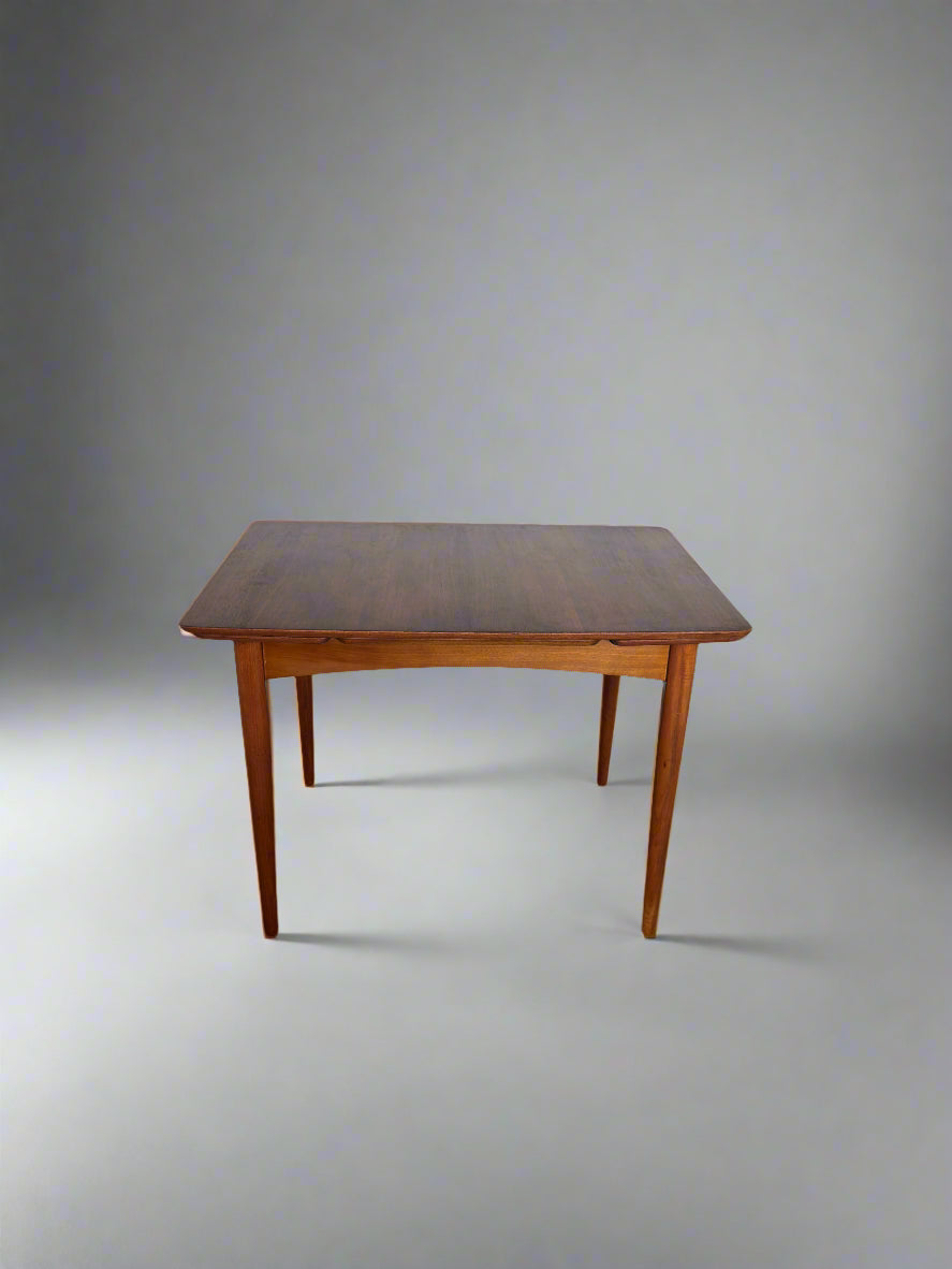 Scandinavian dining table – teak veneer top, extendable
