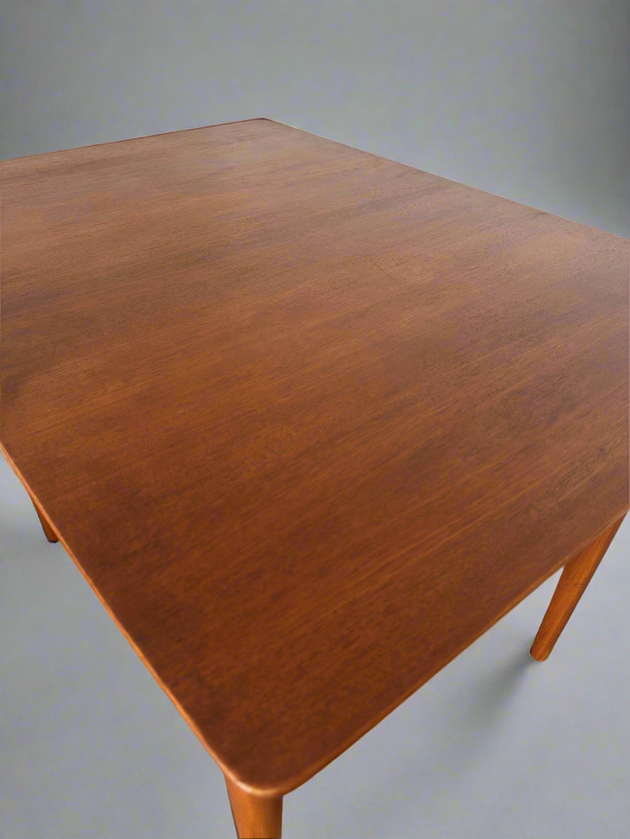 Scandinavian dining table – teak veneer top, extendable