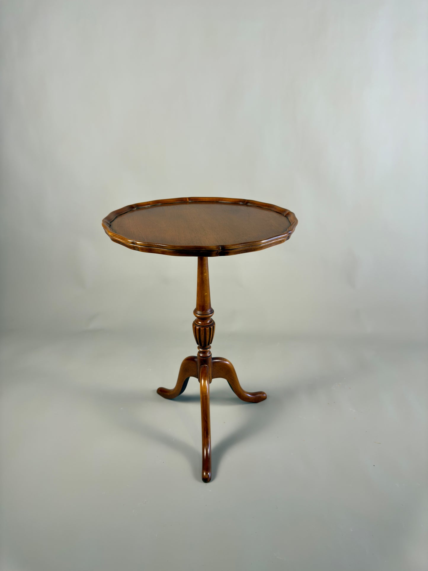 Vintage pedestal side table