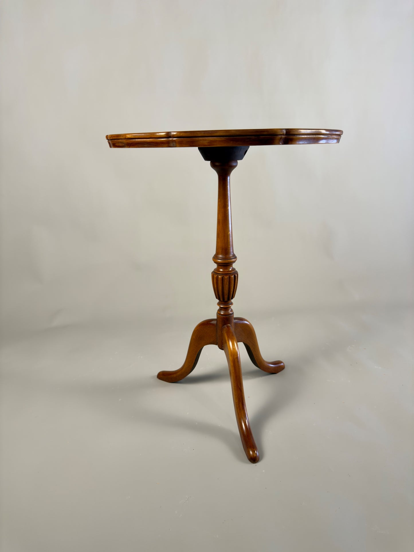 Vintage pedestal side table