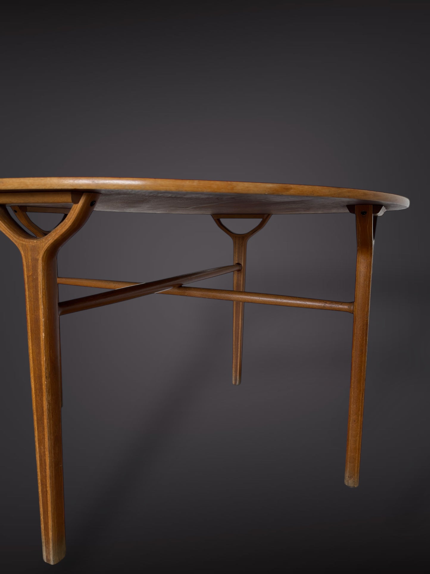 Round Coffee Table by Peter Hvidt & Orla Mølgaard-Nielsen for Fritz Hansen – Model 6900