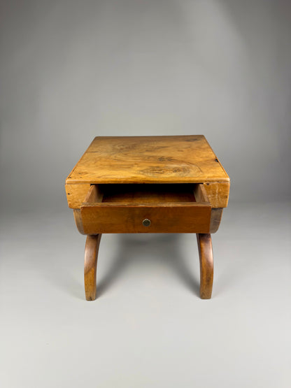 Vintage side table in solid wood with drawer