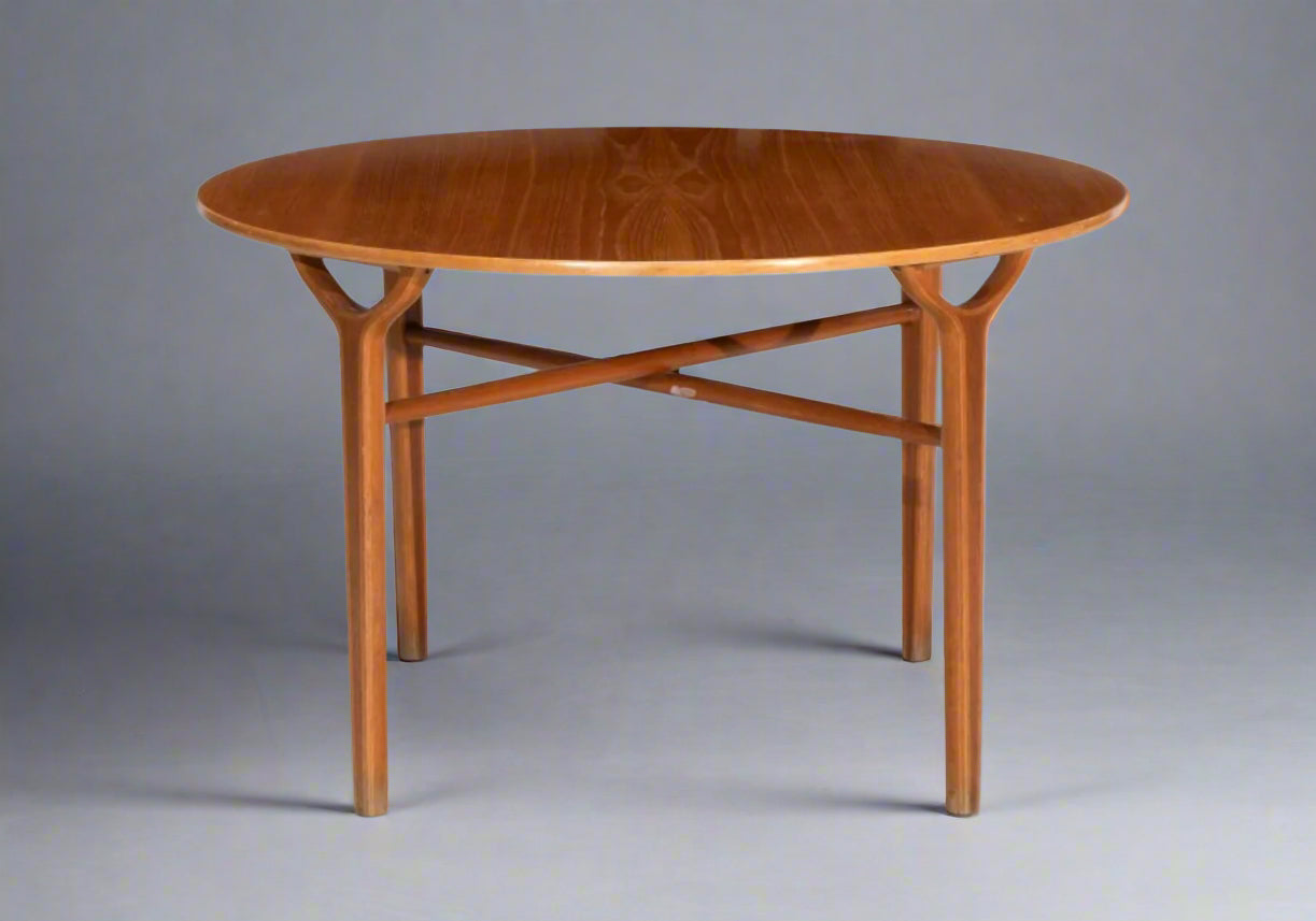 Round Coffee Table by Peter Hvidt & Orla Mølgaard-Nielsen for Fritz Hansen – Model 6900