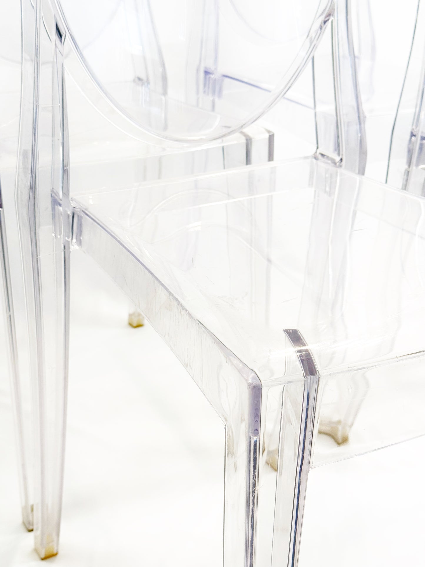 Set of 4 Victoria Ghost Chairs by Philippe Starck for Kartell – Transparent, Stackable Design