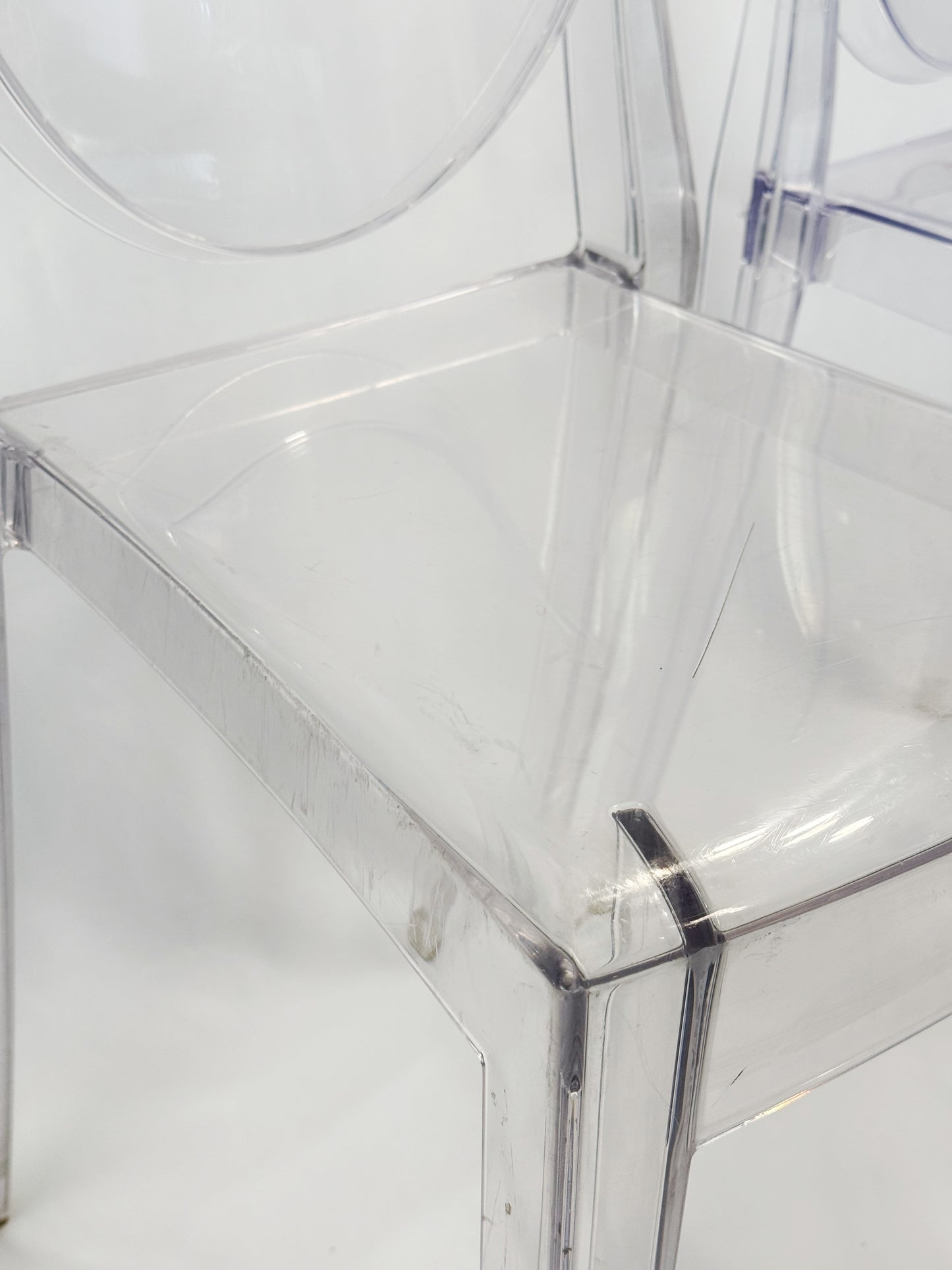 Set of 4 Victoria Ghost Chairs by Philippe Starck for Kartell – Transparent, Stackable Design