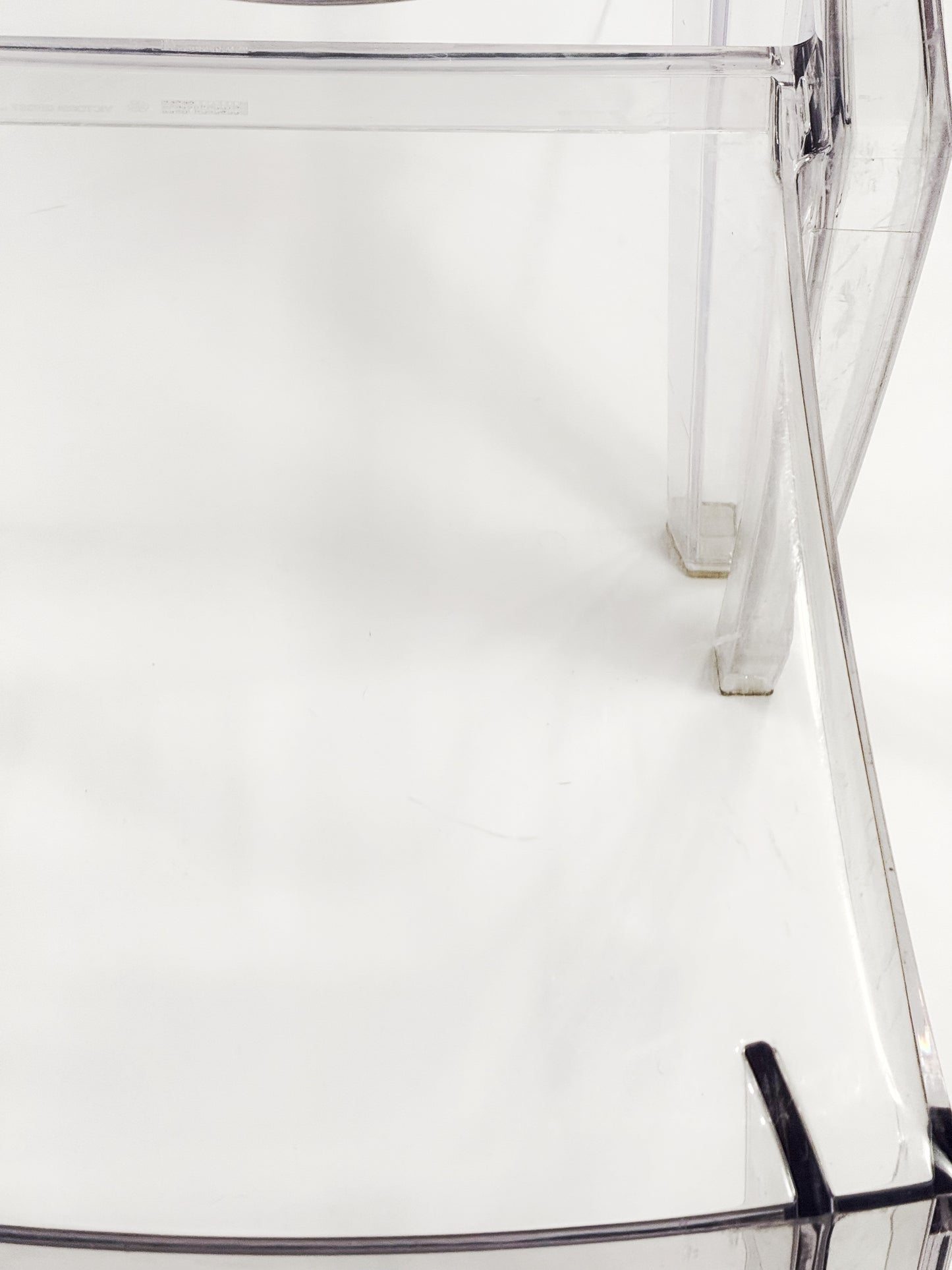 Set of 4 Victoria Ghost Chairs by Philippe Starck for Kartell – Transparent, Stackable Design