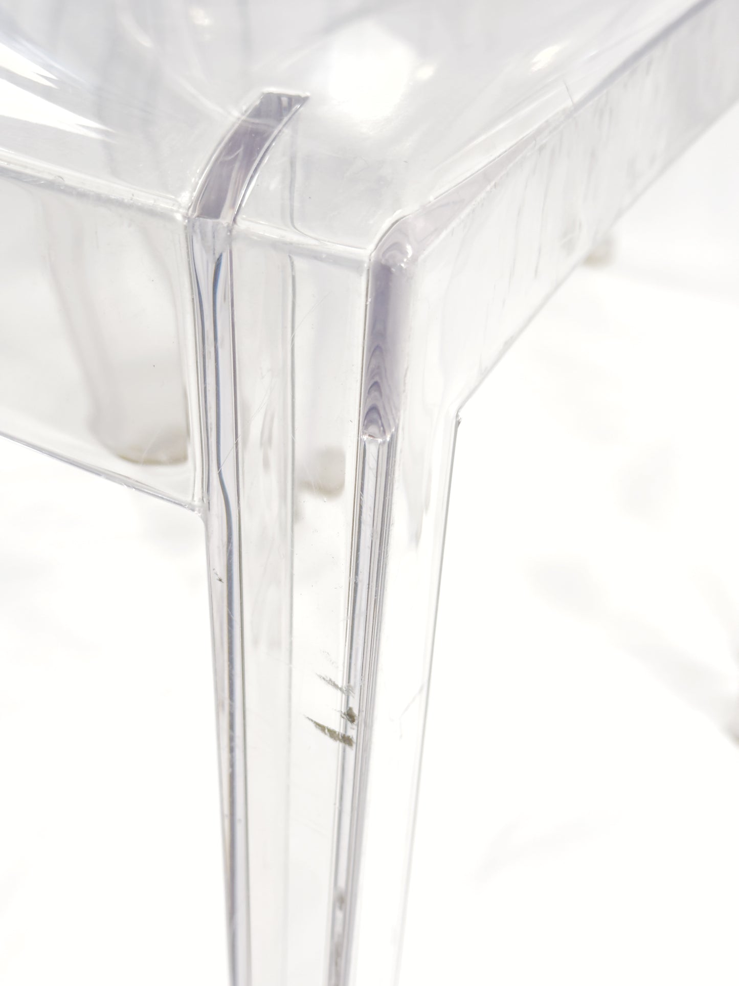 Set of 4 Victoria Ghost Chairs by Philippe Starck for Kartell – Transparent, Stackable Design