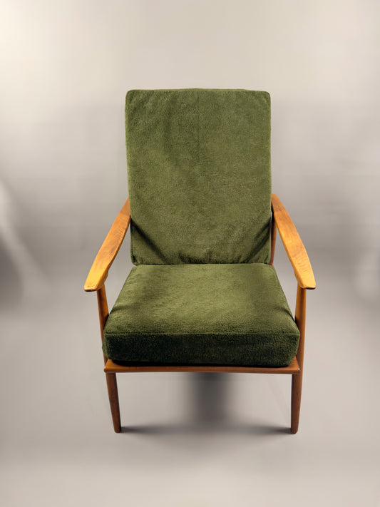 Scandinavian Lounge Chair – Green Upholstery, Beech Wood, Vintage