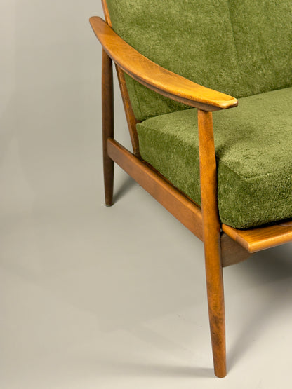 Scandinavian Lounge Chair – Green Upholstery, Beech Wood, Vintage