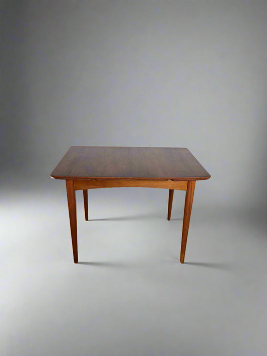 Scandinavian dining table – teak veneer top, extendable