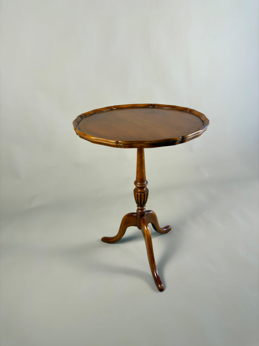 Vintage pedestal side table