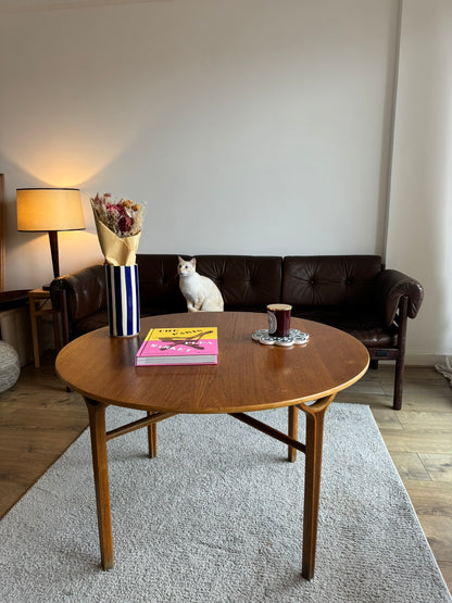Round Coffee Table by Peter Hvidt & Orla Mølgaard-Nielsen for Fritz Hansen – Model 6900