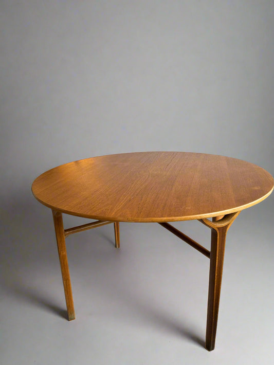 Round Coffee Table by Peter Hvidt & Orla Mølgaard-Nielsen for Fritz Hansen – Model 6900